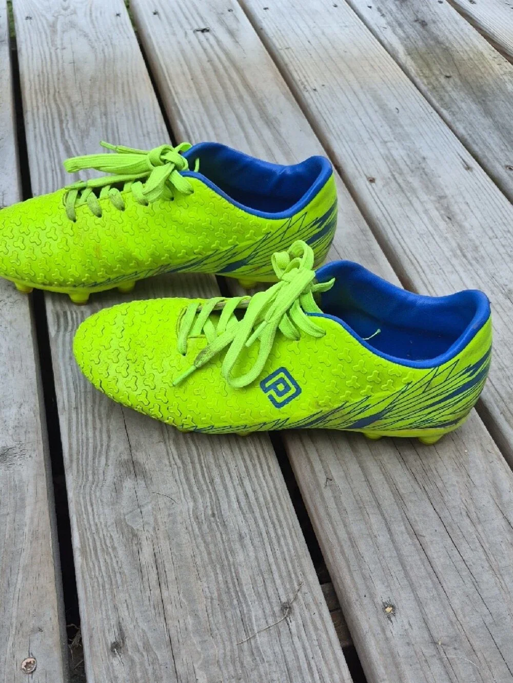 Dream Pairs Soccer Cleats